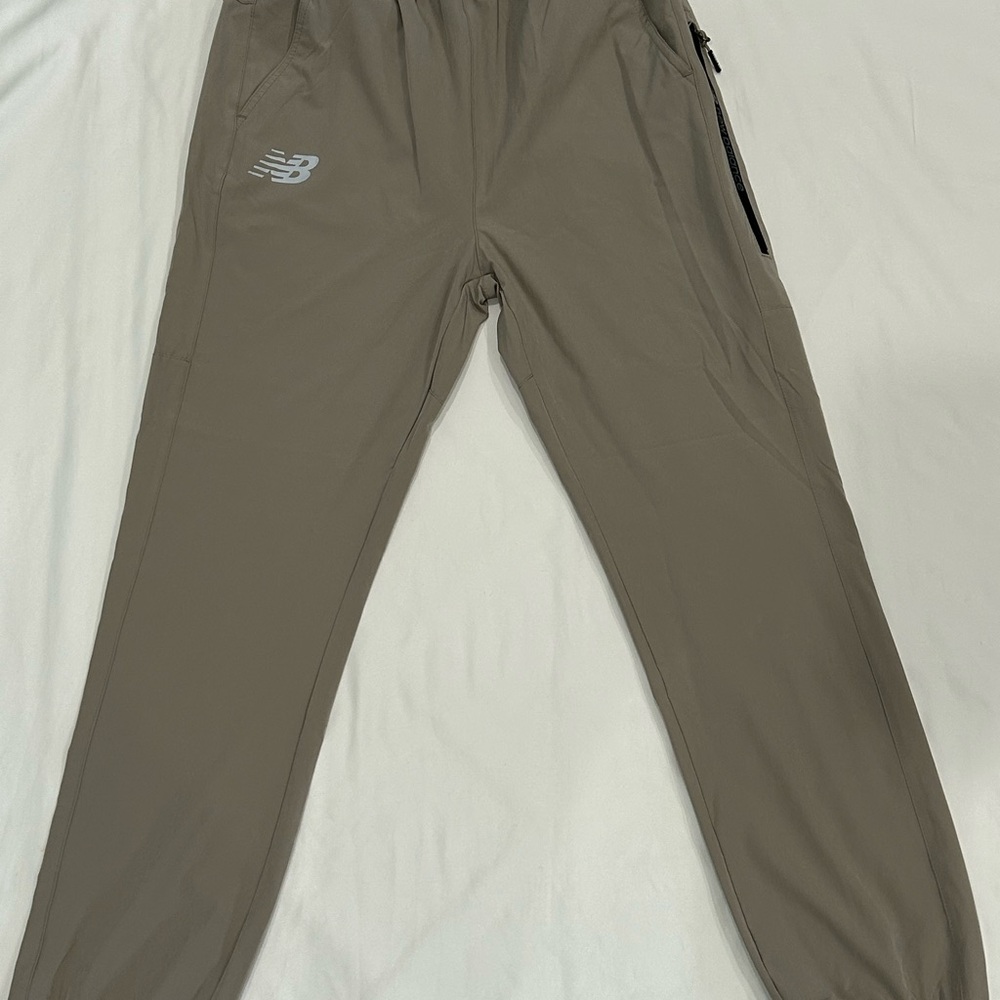 New Balance Men's lightweight Jogger Pants. New without tags.